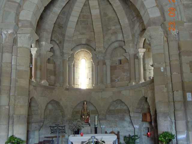10 - Santa Maria de Eunate - wnetrze